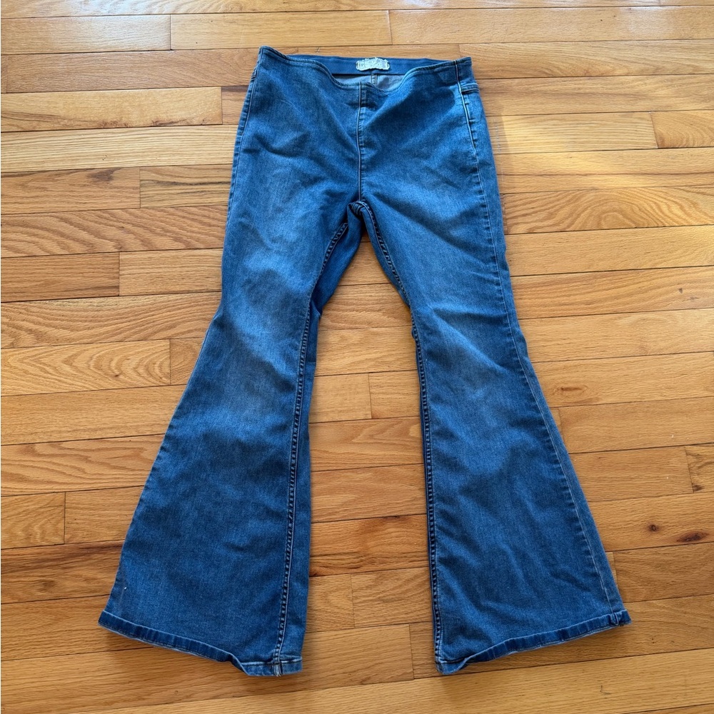 Free People Flare Pull On Jeans Size 31 Women’s